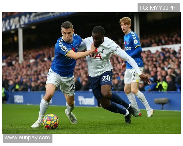 埃弗顿与利物浦的激烈对决谁将赢得胜利的荣耀与未来